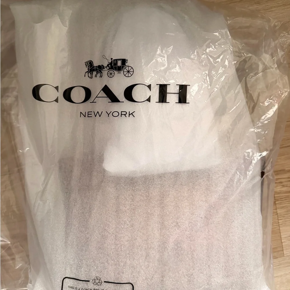 Coach Fiona Zip Tote Bag
